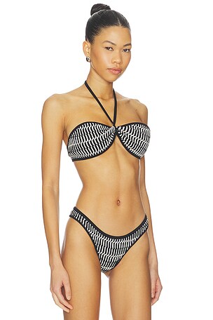 DEVON WINDSOR Finn Top in Black,White