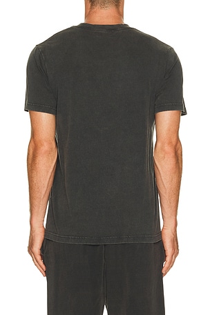 Entire studios camisetas sCaneladard en color negro