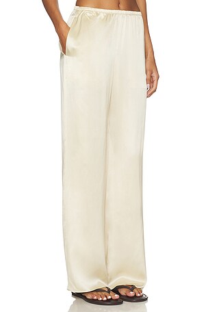 Enza Costa Silk Satin Pantlet in Beige. Size 3 / L. Also