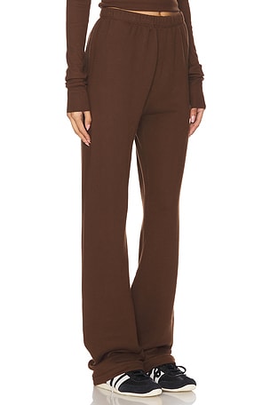 Eterne Straight Leg Sweatpant in Chocolate