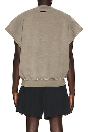 Fear of God ESSENTIALS Relaxed Fleece Cutoff Sweatshirt in Grey