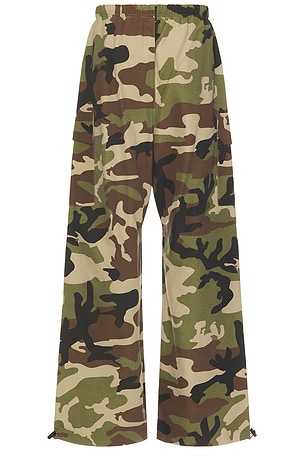 Fear of God ESSENTIALS Military Nylon Field Pant in Green