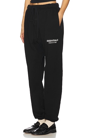 Fear of God ESSENTIALS Fleece Essential Sweatpant in Black