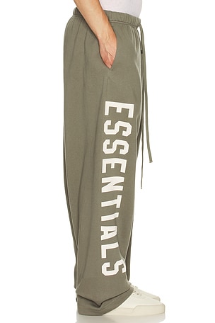 Fear of God ESSENTIALS PANTALON SWEAT LOUNGE en Sauge