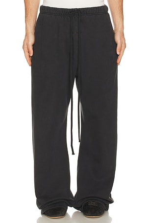 Fear of God ESSENTIALS PANTALON SWEAT FLARE en Noir