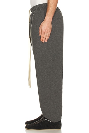 Fear of God ESSENTIALS PANTALON SWEAT CLASSIC en Noir