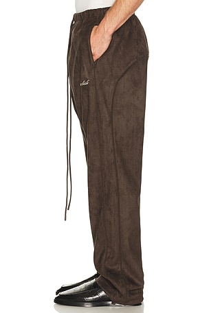 Fear of God ESSENTIALS Signature Relaxed Pant in Brown