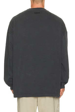Fear of god essentials camiseta manga larga traeneng en color negro