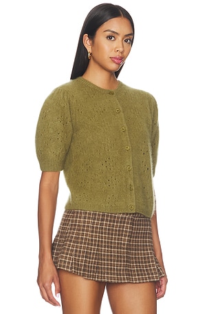 Frame top tipo cárdigan de manga corta the cashmere airy cardi en color verde oliva