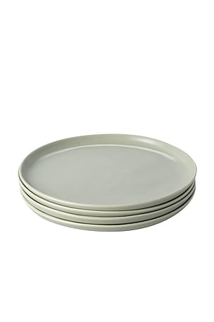 Dinner Plates Fable