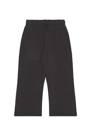 Fear of God ESSENTIALS Kids Training Classic Fit Sweatpant in Black