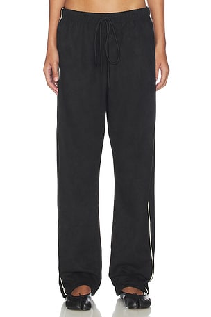 Fear of God ESSENTIALS Signature Relaxed Pant in Black