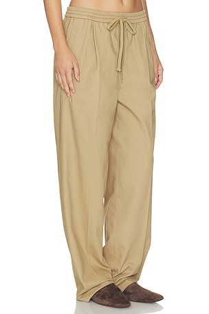 Fear of God ESSENTIALS Pleat Front Drawstring Pant in Brown