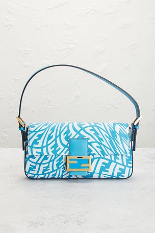Fwrd renew bolso fendi en color azul, blanco