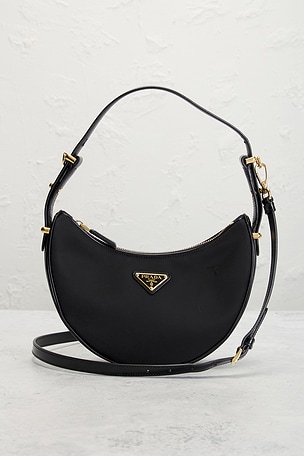 Fwrd renew bolso hombro prada en color negro
