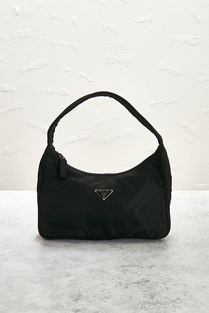 FWRD Renew Prada Tessuto Sport Hobo Bag en Noir