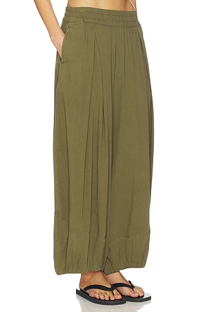 Free People Moonflower Ballon Pant in Olive