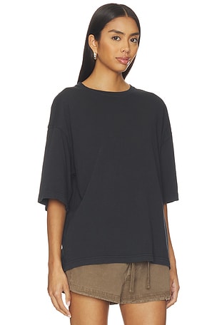Free people camiseta perfect oversized en color negro