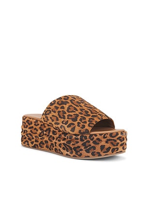 Free People x REVOLVE Harbor Flatform Sandal in Brown