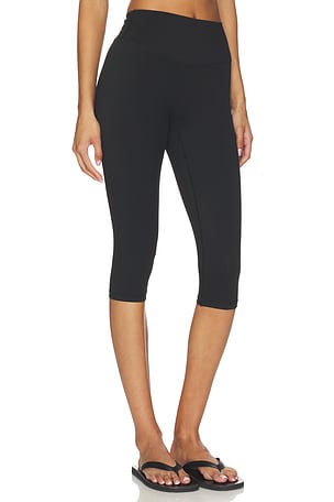 FORM X Olivia Jade Capri Leggings in Black. Size M. Also