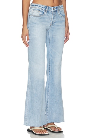Good American Vintage Low Rise Relaxed Flare Jeans in Blue