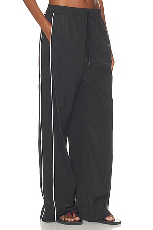 The Sport Pants Good American