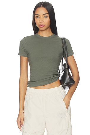 CAMISETA BABY LOOK Good American