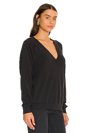 The Great The V-Neck Sweatshirt in Black