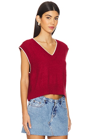 MONROW Boucle Knit V Neck Sweater Vest in Burgundy