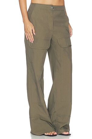 HAELO Straight Leg Cargo Pant in Army