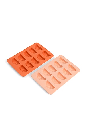 Here's How The Dotty Citrus Wedge Ice Tray