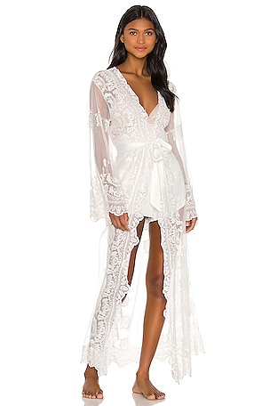homebodii Madonna Robe in White. Size XL. Also