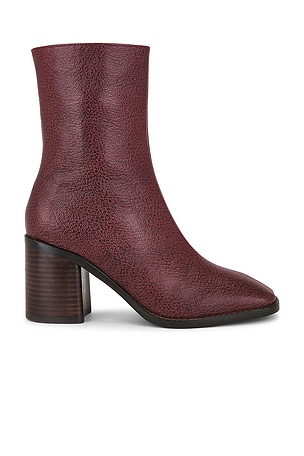 Contour Boot INTENTIONALLY BLANK