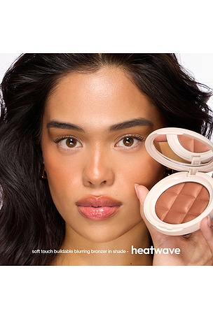 Iconic london bronceador soft touch bronzer en color bronce