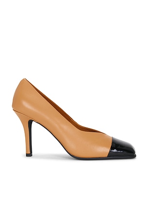 Sound Pump Jeffrey Campbell