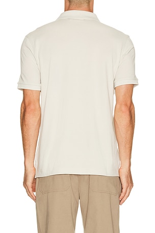 J.lendeberg verse polo en color crema
