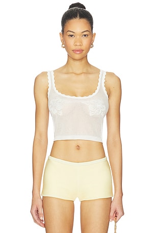 Emma Top Leslie Amon