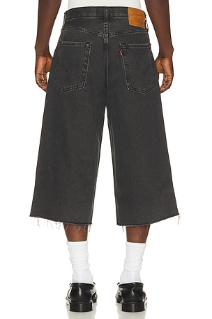 LEVI'S 478 Baggy Capri Shorts in Black
