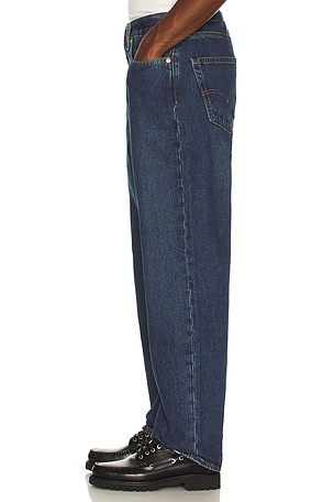 LEVI'S 568 Loose Straight Jeans in Blue. Size 33. Also