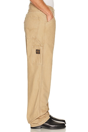 LEVI'S 568 Loose Straight Carpenter Jeans in Brown