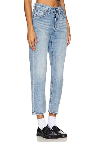 LEVI'S 501 Crop Lightweight Straight Jeans in Denim-Light