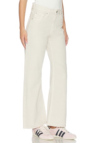 LEVI'S Loose Boot Jeans in Cream. Size 27. Also