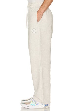 Li-Ning Way Of Wade Sweatpants in Beige. Size M. Also