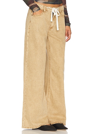 LIONESS Muse Jean in Tan