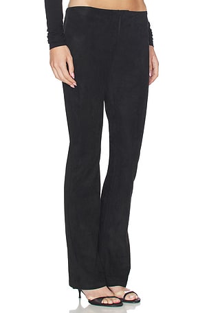 LIONESS Low Waisted Slim Pant in Black. Size XXS. Also