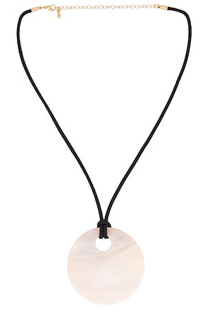 Rae Necklace Lovers and Friends