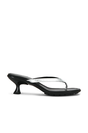 Mari Sandal Mansur Gavriel