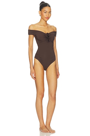 Maygel Coronel Aljibe One Piece