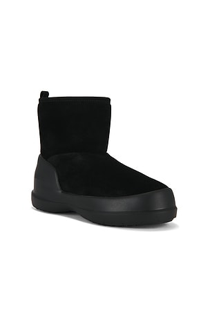 MOON BOOT Mezzaluna Mid Boot in Black. Size 42. Also