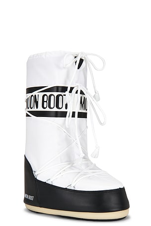 MOON BOOT Icon Nylon Boot in White. Size 45-47. Also